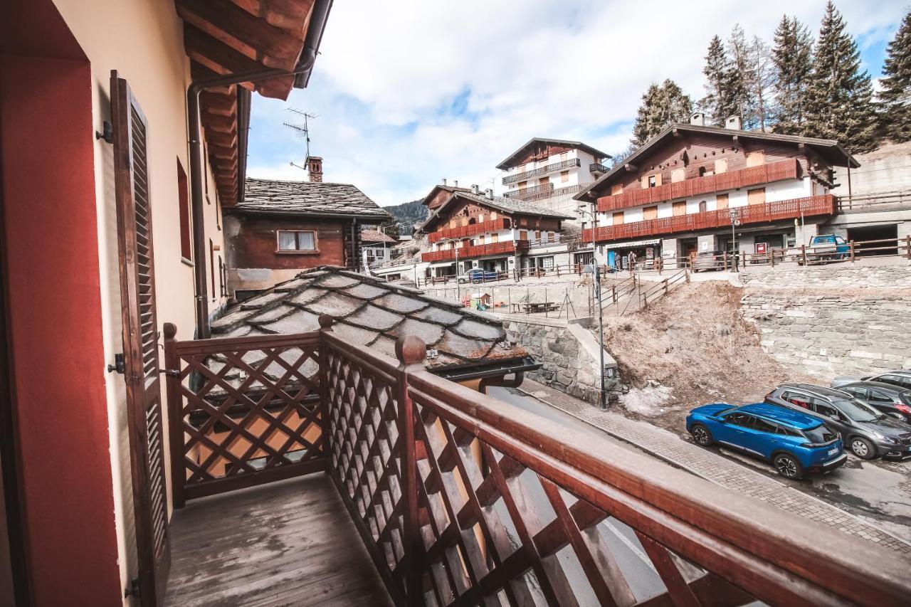 Residence Aquila - Bilo Punta Goa Brusson Exteriör bild